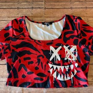 A print crop tee